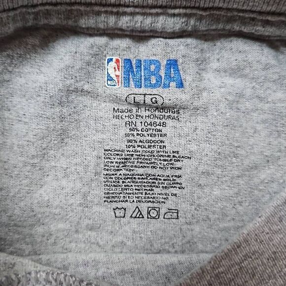 NBA Men's San Antonio Spurs Short Sleeve Tee Gray Black Logo Large - Picture 4 of 4